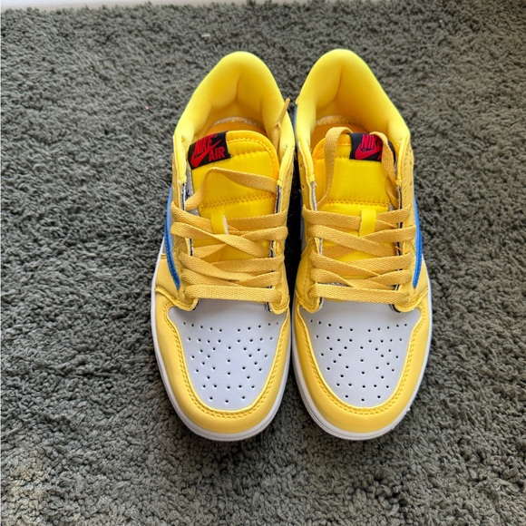 Men’s Yellow and Blue Shoes -Size 6.5 - Picture 2 of 5